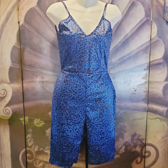 Straps Short legs Jumpsuit  Open back Size Small - Picture 4 of 7